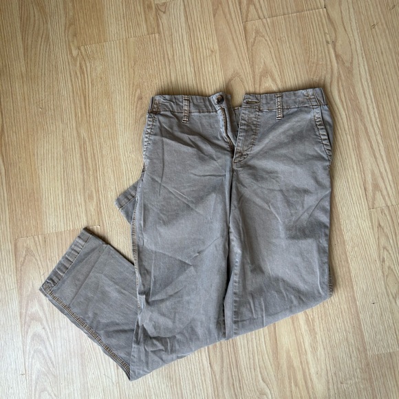 Khaki pants - Picture 3 of 7